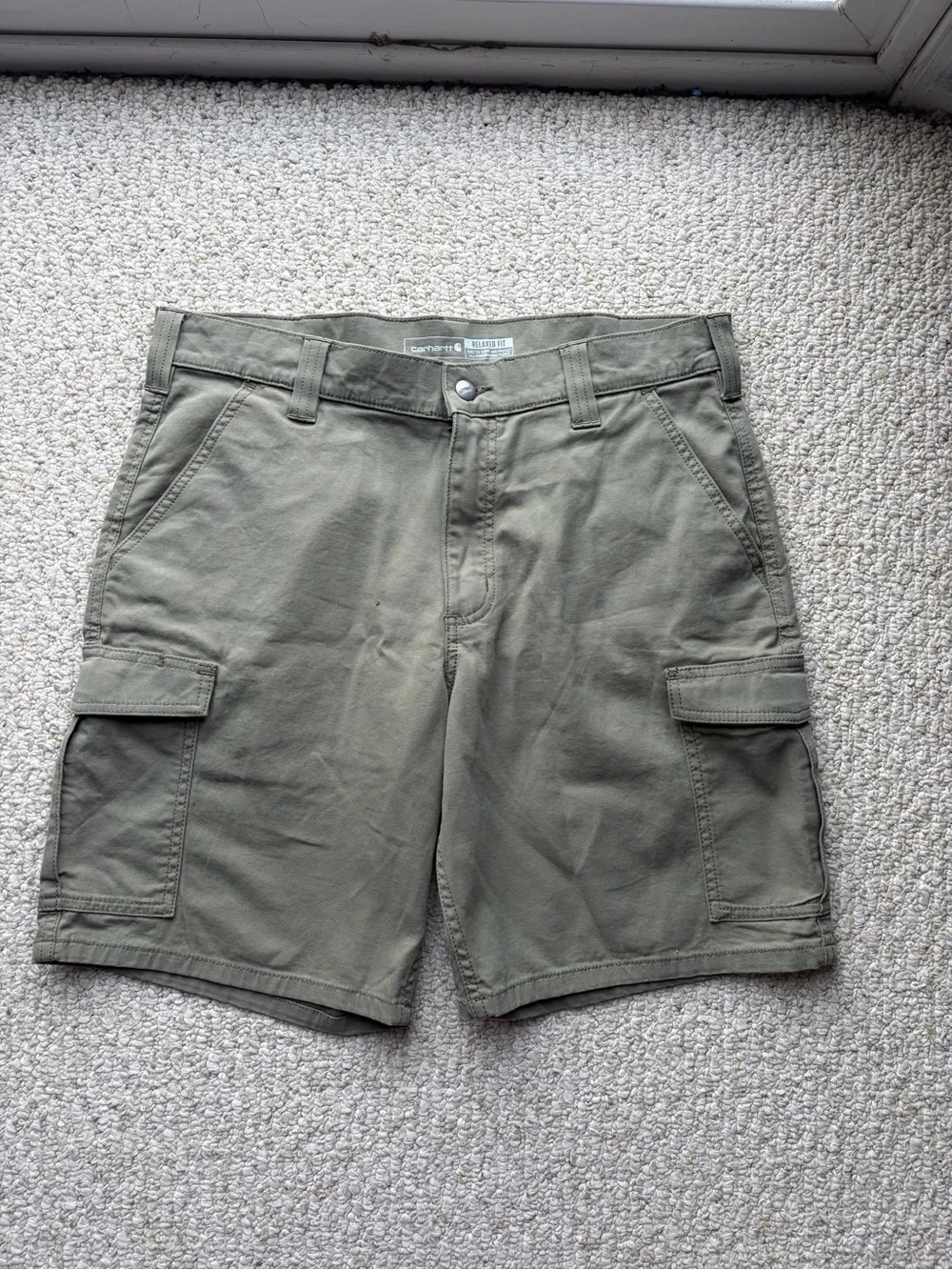 Carhartt Men's Olive Green Utility Cargo Shorts. Size 34 relaxed baggy fit.